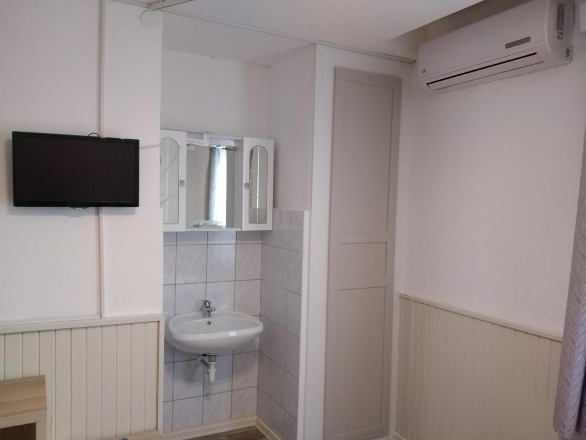 Villa Adele Сиофок Екстериор снимка