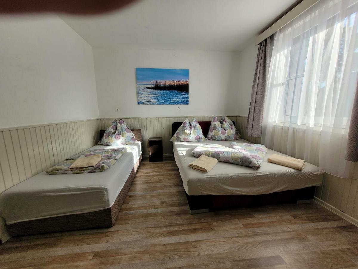 Villa Adele Сиофок Екстериор снимка